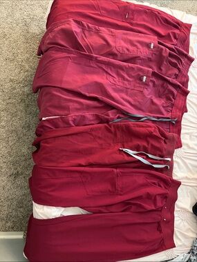 4x pairs of Women’s maroon/red scrub pants (size small)